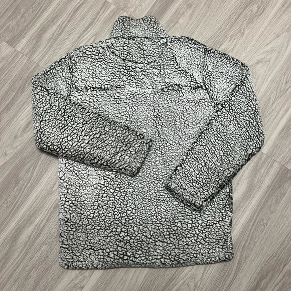 Fluffy Minnesota Patch Quarter Zip Sherpa - Picture 4 of 4